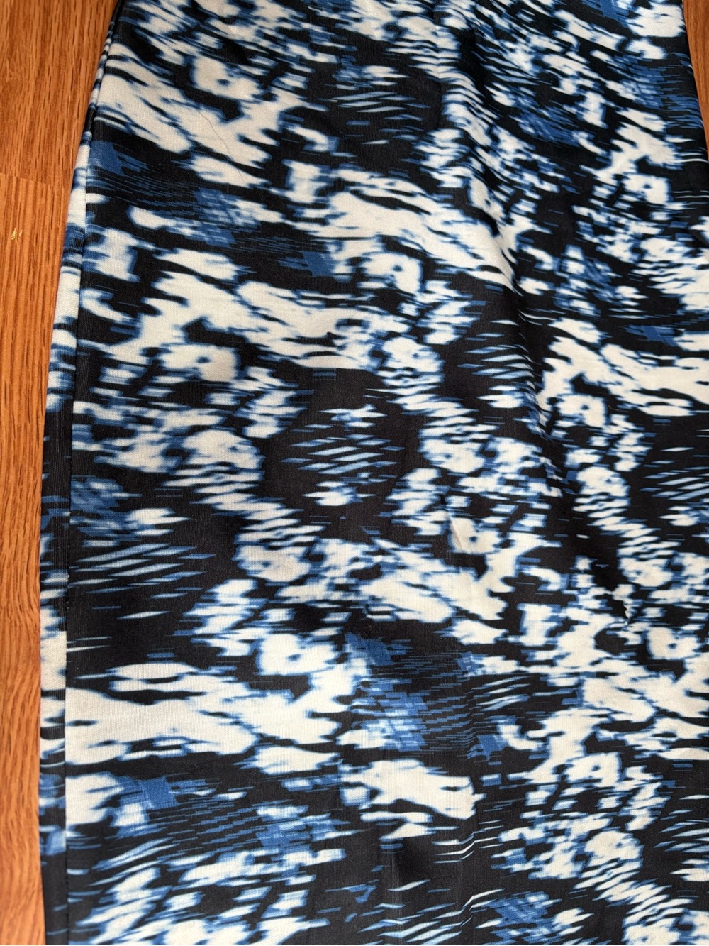 Zara Blue V Neck Bodycon White, Black & Blue Printed Midi Sheath Dress Small - Picture 4 of 9
